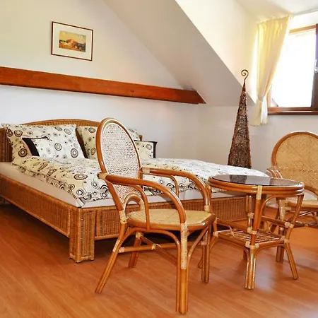 Gasthuis Ekofarma Horni Chrastany Lhenice